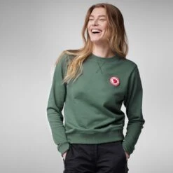 FJÄLLRÄVEN Pullover 1960 Logo Badge Sweater W Für Frauen 020-999 - Grey-Melange XXS Pullover 1960 Logo Badge Sweater W Für Frauen -Angebote Abenteuer Set Store 1960 Logo Badge Sweater W 87230 679 D MODEL FJR 1280x1280