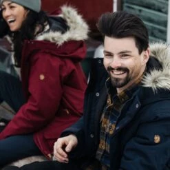 FJÄLLRÄVEN Nuuk Lite Parka M Herren 555 - Dark Navy XS Nuuk Lite Parka M Herren -Angebote Abenteuer Set Store Nuuk Lite Parka M 8715819 1280x1280