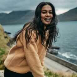 FJÄLLRÄVEN Vardag Pile Damen Fleece Jacke 560 - Navy XS Vardag Pile Damen Fleece Jacke 23 FJÄLLRÄVEN Vardag Pile Damen Fleece Jacke 560 - Navy XS Vardag Pile Damen Fleece Jacke -Angebote Abenteuer Set Store Vardag Pile Fleece W 84789 highlands 1280x1280