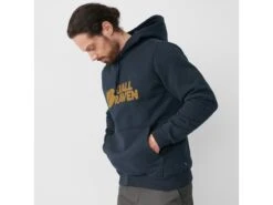 FJÄLLRÄVEN Logo Herren Hoodie 622 - Light Olive M Logo Herren Hoodie -Angebote Abenteuer Set Store fjaellraeven logo hoodie m 84144 model2 1280x1280