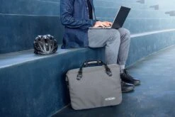 Ortlieb Office-Bag Urban Mit QL 2.1 Halterung, 21l, Pepper Black-Reflective|21l|Hinterradtaschen|L|Quick-Lock2.1 Ortlieb Office-Bag Urban Mit QL 2.1 Halterung, 21l, Pepper -Angebote Abenteuer Set Store office bag urban MAD 12185 1280x1280