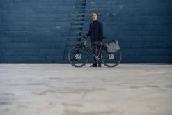 Ortlieb Office-Bag Urban Mit QL 2.1 Halterung, 21l, Pepper Black-Reflective|21l|Hinterradtaschen|L|Quick-Lock2.1 Ortlieb Office-Bag Urban Mit QL 2.1 Halterung, 21l, Pepper -Angebote Abenteuer Set Store office bag urban MAD 12234 1280x1280