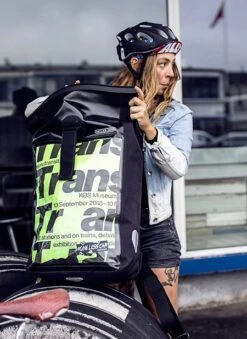 Ortlieb Messenger-Bag Pro - Professionelle High-End Kuriertasche Black Messenger-Bag Pro - Professionelle High-End Kuriertasche Black 11 Ortlieb Messenger-Bag Pro - Professionelle High-End Kuriertasche Black Messenger-Bag Pro - Professionelle High-End Kuriertasche Black -Angebote Abenteuer Set Store ortlieb messenger bag pro style3 1tMa2aoaRYRHdx 1280x1280