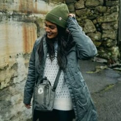 FJÄLLRÄVEN Kiruna Damen Parka, Gefüttert 050 - Basalt XL Kiruna Damen Parka, Gefüttert -Angebote Abenteuer Set Store square Mood FW22 DanielBlom Jackets 5487 EXP 2025 08 01 1280x1280