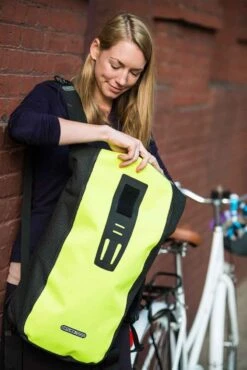 Ortlieb Velocity High Visibility Black-Reflective|24l Velocity High Visibility -Angebote Abenteuer Set Store velocity hv dsc 8397lIH75L7wEtW6t 1280x1280